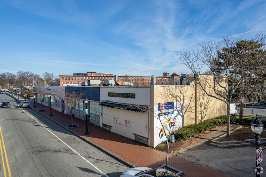 200-226 Moody St, Waltham, MA for sale - Building Photo - Image 2 of 4