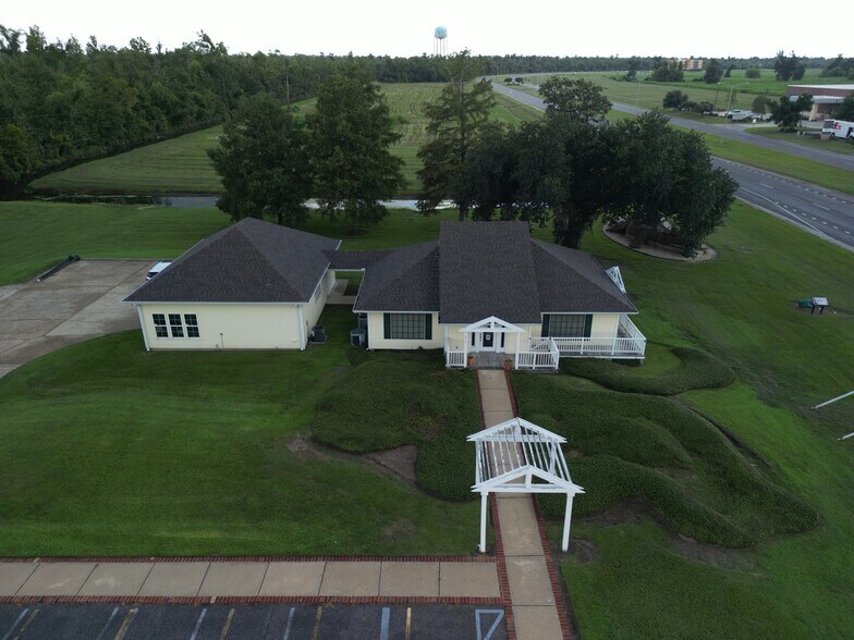669 Belle Terre Blvd, La Place, LA à vendre - Photo du bâtiment - Image 2 de 23
