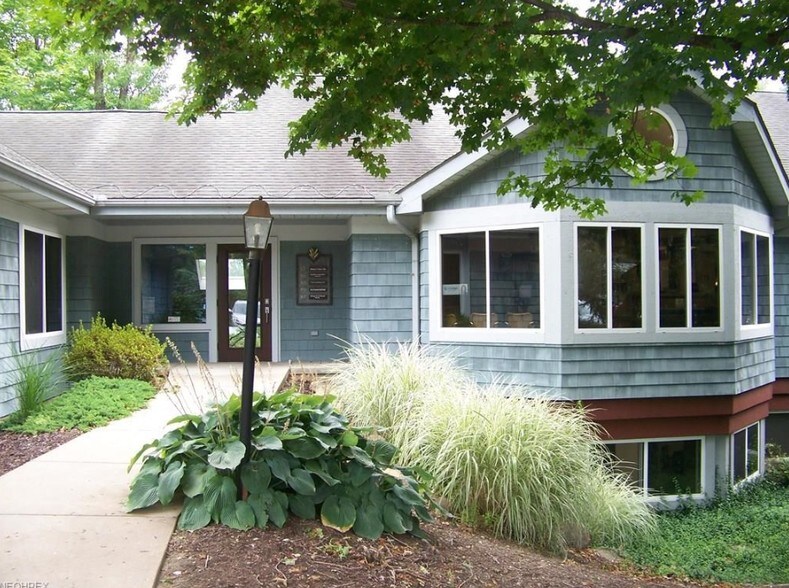4831 Darrow Rd, Stow, OH à louer - Photo du bâtiment - Image 3 de 11