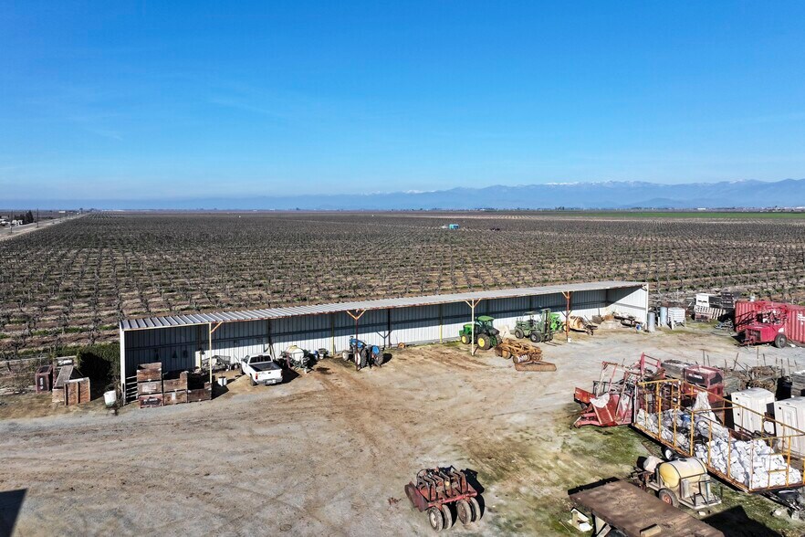8000 Road 208, Terra Bella, CA à vendre - Photo du bâtiment - Image 2 de 12