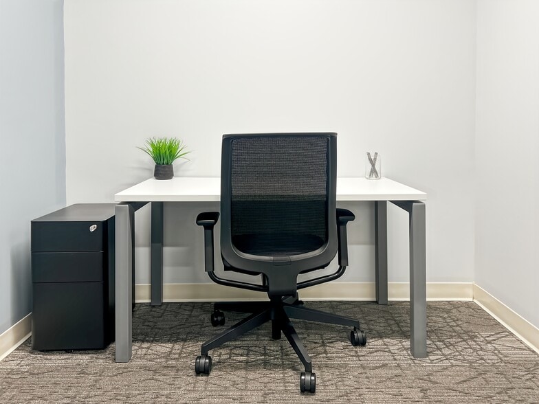 3117 Whiting Ave, Charlotte, NC for lease - Building Photo - Image 1 of 34