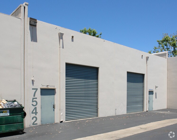7542 Trade St, San Diego, CA à louer - Photo du bâtiment - Image 3 de 25