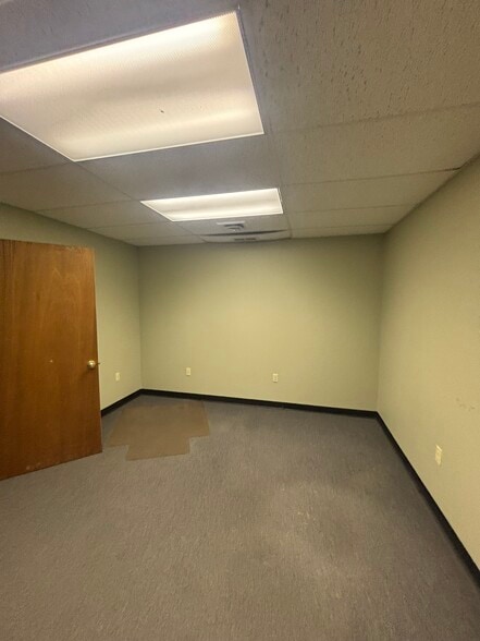 125 W 7th St, Wind Gap, PA for lease - Building Photo - Image 3 of 12