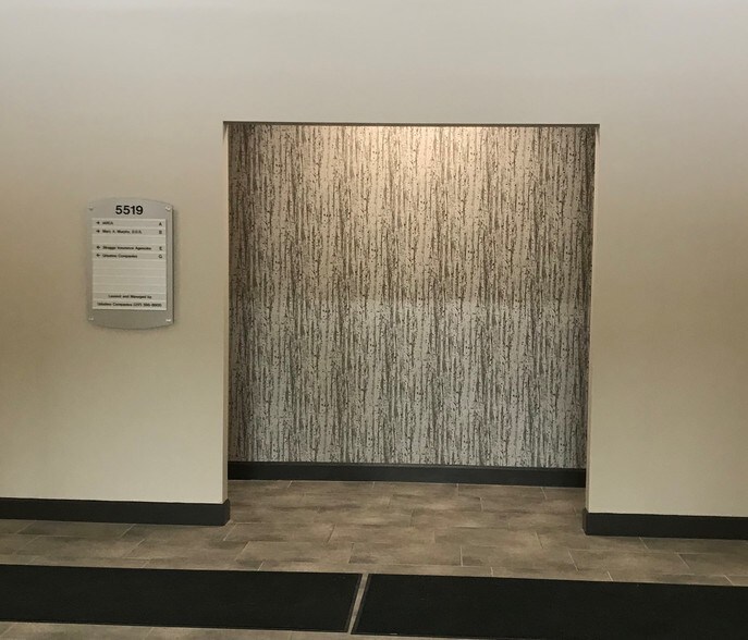 5519 E 82nd St, Indianapolis, IN à louer - Hall d’entrée - Image 2 de 9