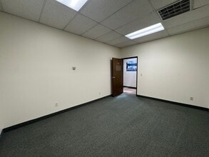 1890 Park Marina Dr, Redding, CA for lease Building Photo- Image 1 of 2