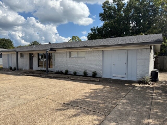 204 Arkansas Blvd, Texarkana, AR à vendre - Photo du bâtiment - Image 1 de 14