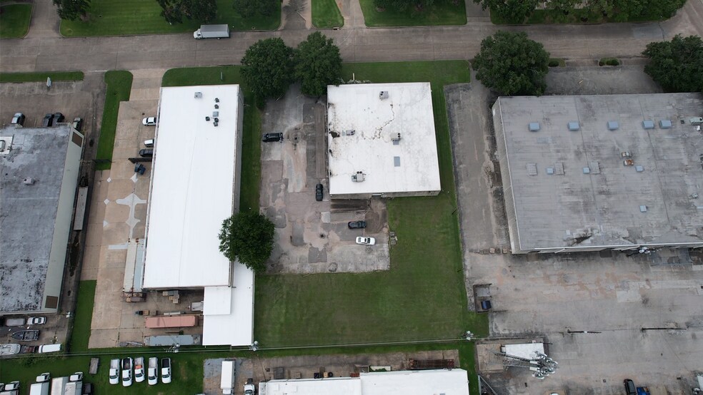 10730 Kinghurst Dr, Houston, TX à louer - Photo du bâtiment - Image 2 de 6