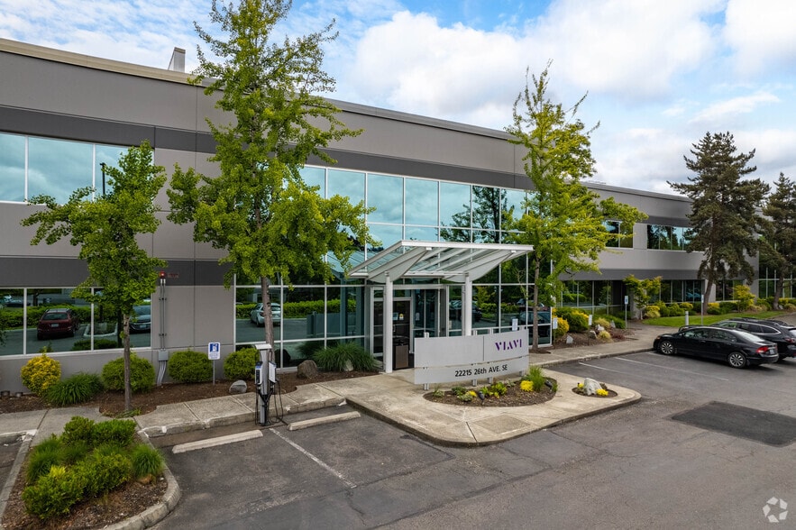 22215 26th Ave SE, Bothell, WA à louer - Photo du bâtiment - Image 1 de 10