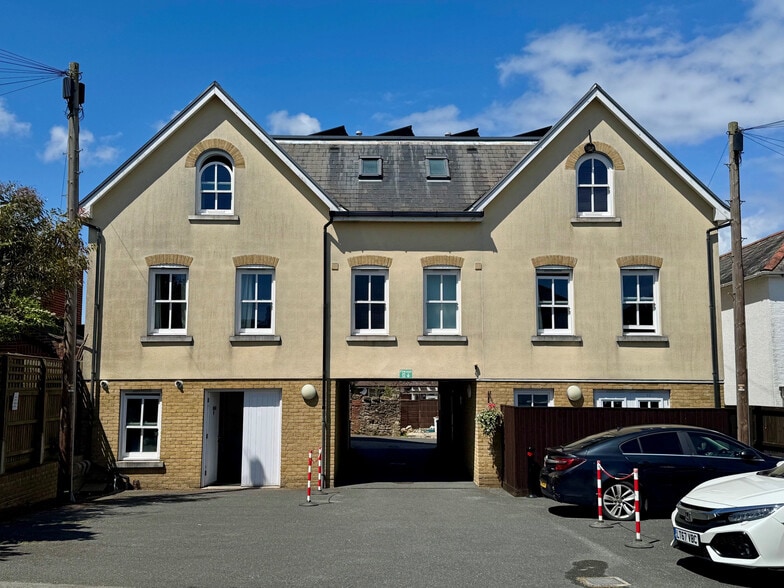 High St, Seaview for sale - Building Photo - Image 2 of 14
