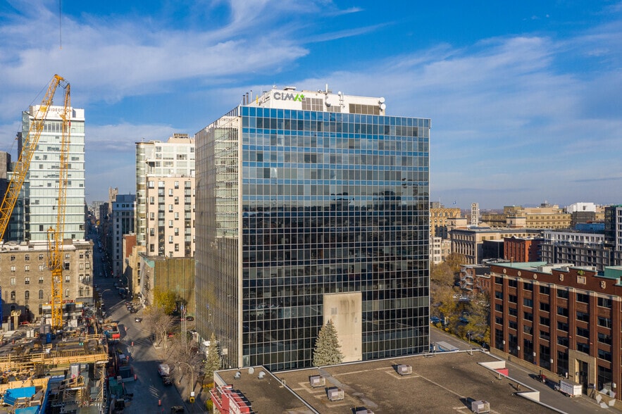 740 Rue Notre-Dame O, Montréal, QC for lease - Building Photo - Image 3 of 16
