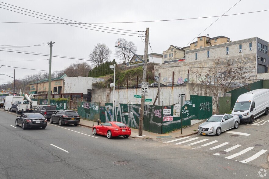 659 Richmond Rd, Staten Island, NY à louer - Photo principale - Image 1 de 19
