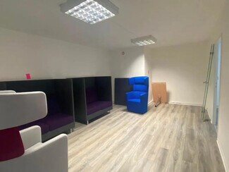 Plus de détails pour 10 Allée Des Champs Elysées, Évry-Courcouronnes - Bureau à louer