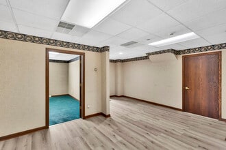 1532 Lincoln Way, White Oak, PA à louer Photo intérieure- Image 2 de 8