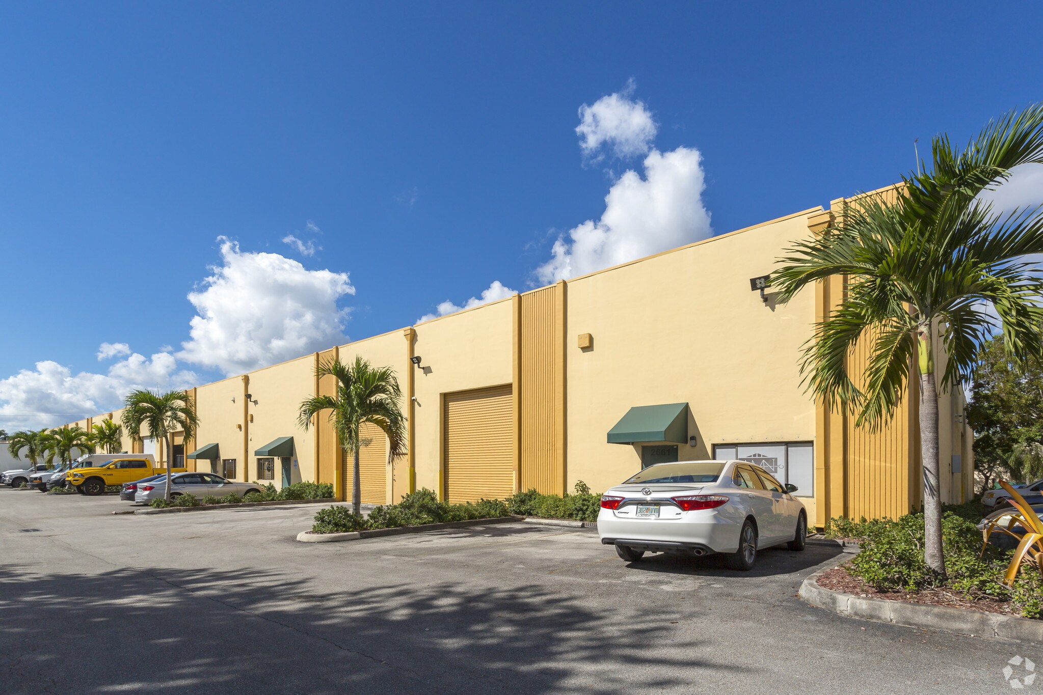 2661-2755 W 81st St, Hialeah, FL for lease Primary Photo- Image 1 of 13