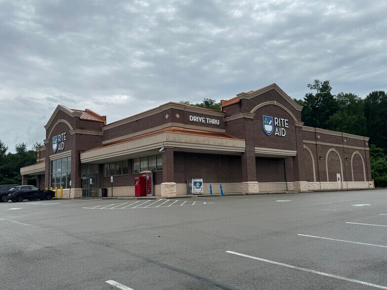 1396 W Chestnut St, Washington, PA à louer - Photo du bâtiment - Image 3 de 9