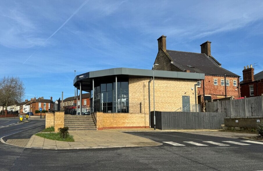 2 Church St, Irthlingborough à vendre - Photo du bâtiment - Image 3 de 3