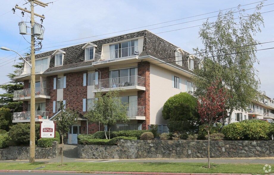 1655 Chambers St, Victoria, BC à vendre - Photo du bâtiment - Image 2 de 2