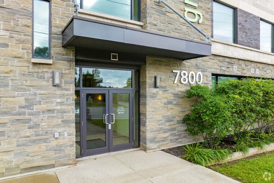 7800 Kennedy Rd, Markham, ON à vendre - Photo du bâtiment - Image 3 de 5