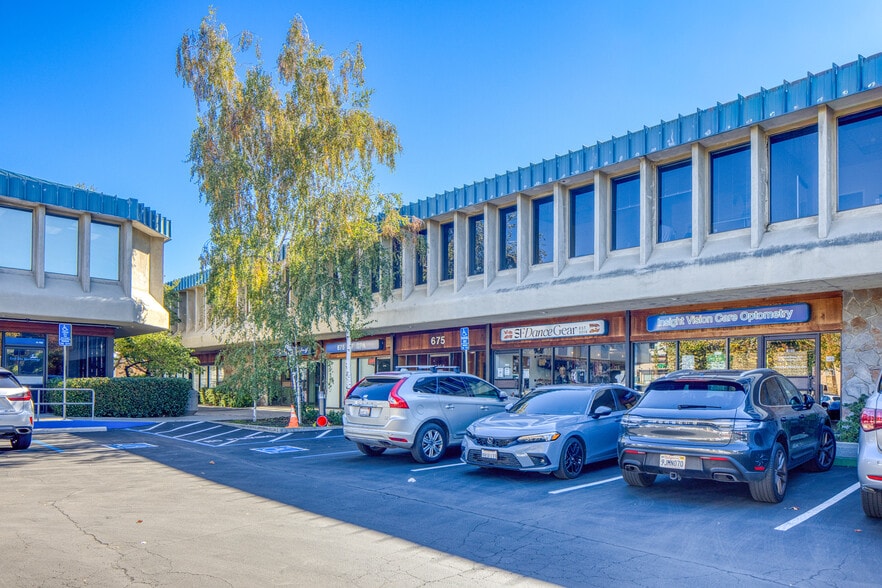 675 Ygnacio Valley Road | Walnut Creek, portefeuille de 2 propriétés à vendre sur LoopNet.ca - Photo du bâtiment - Image 3 de 12