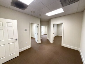 3111 Monroe Rd, Charlotte, NC à louer Photo intérieure- Image 2 de 9