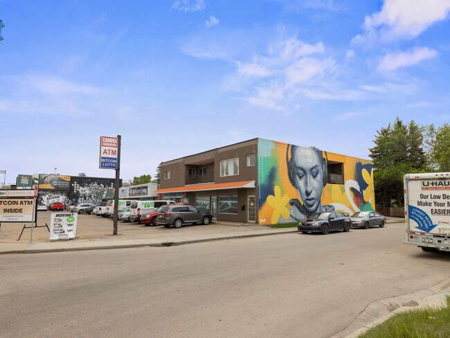 Plus de détails pour 6932 104th St NW, Edmonton, AB - Commerce de détail à vendre