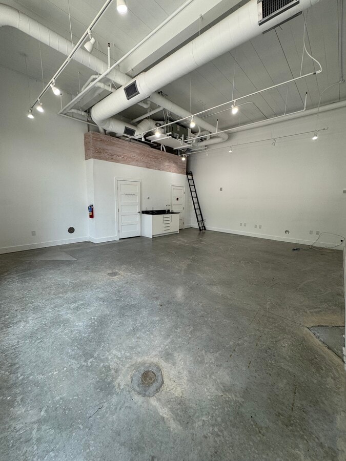 1800 E 4th St, Austin, TX 78702 - Unit 173 - - Interior Photo - Image 1 of 10