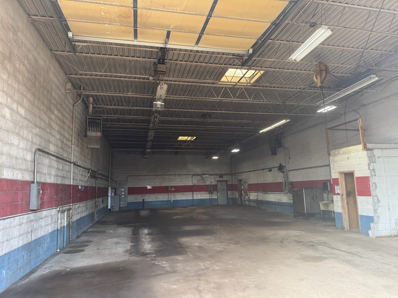 13434 Kolmar Ave, Crestwood, IL for lease Interior Photo- Image 1 of 1