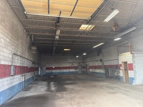 13434 Kolmar Ave, Crestwood, IL for lease Interior Photo- Image 1 of 1