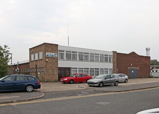 Plus de détails pour 12 Doman Rd, Camberley - Industriel à louer