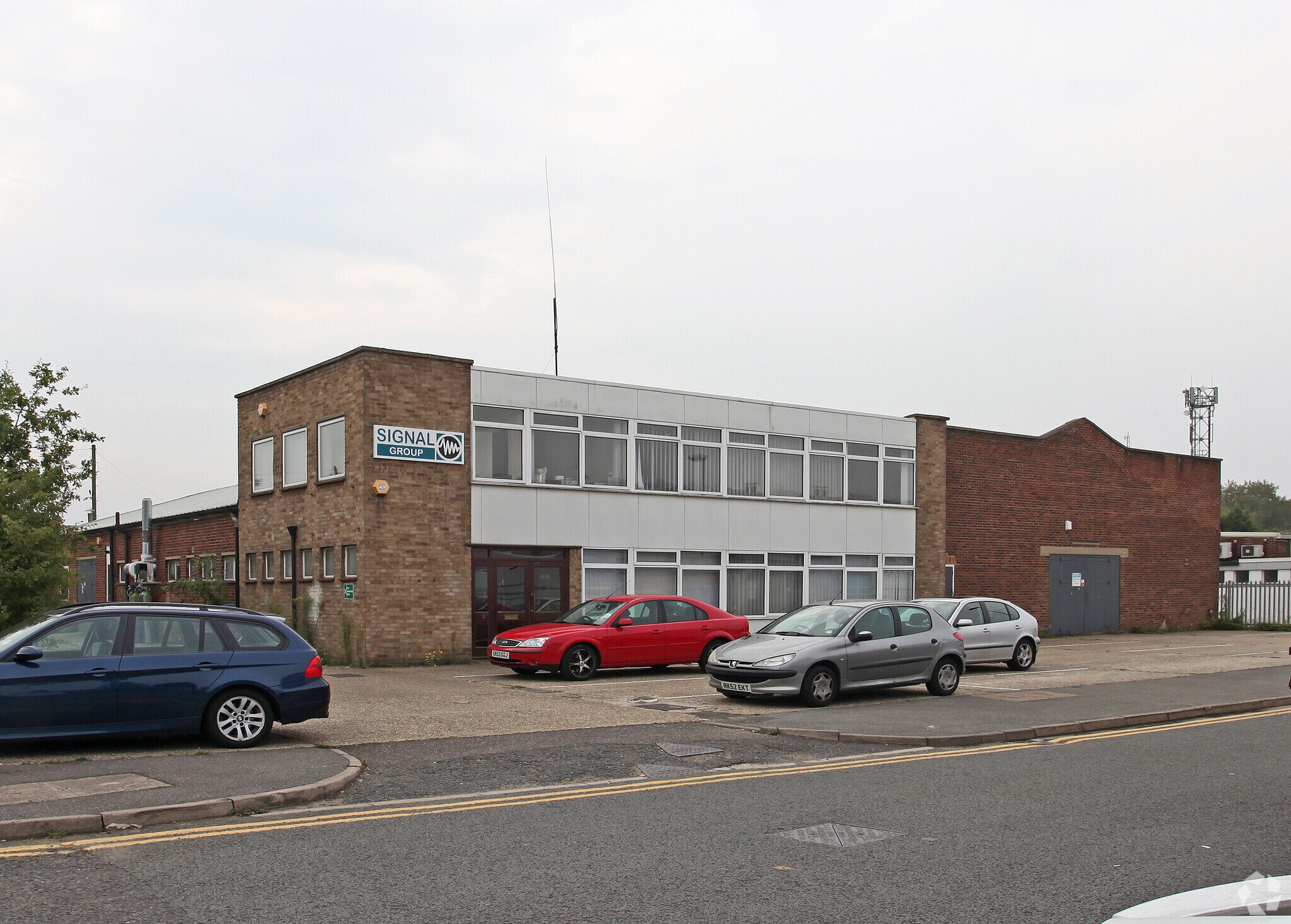 12 Doman Rd, Camberley à louer Photo principale- Image 1 de 3