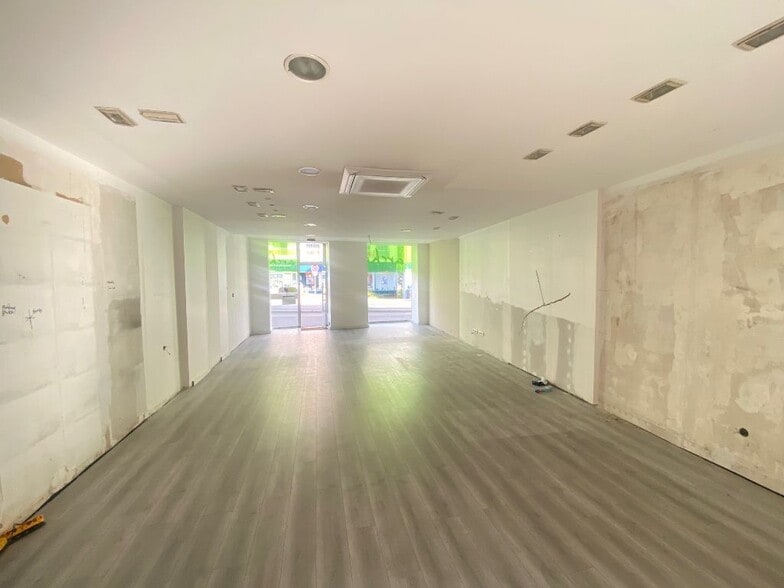 73 Avenue Victor Hugo, Tassin-la-Demi-Lune for sale - Interior Photo - Image 1 of 5