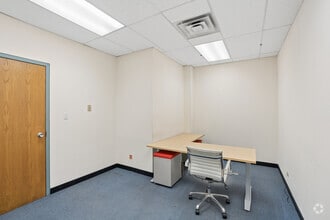 4425 W 63rd St, Chicago, IL for lease Interior Photo- Image 2 of 3