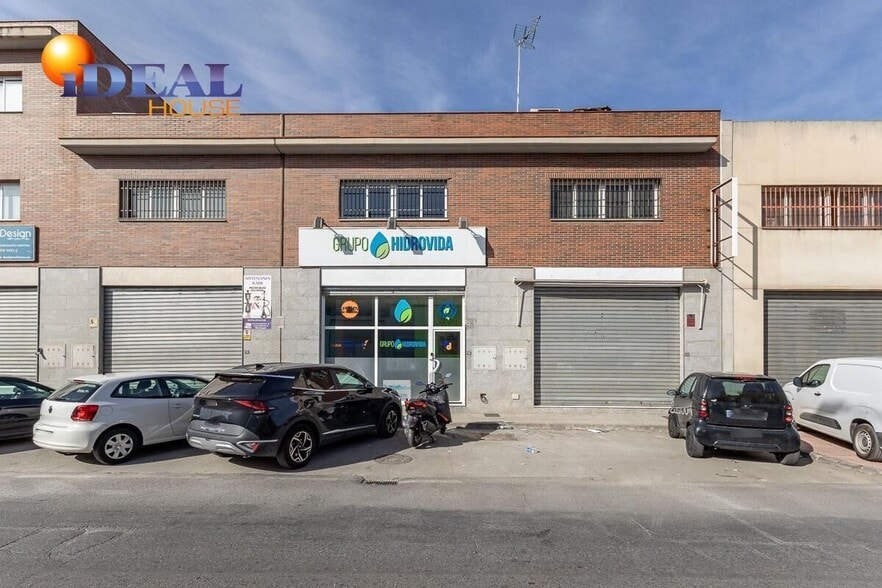 Avenida Juncaril, 128, Peligros, Granada for sale - Building Photo - Image 2 of 20