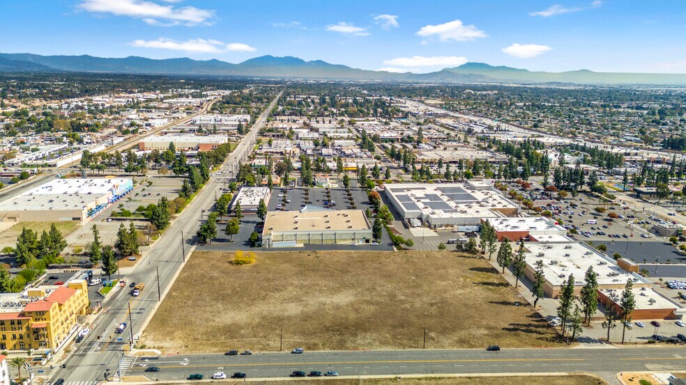 5151 Arrow hwy, Montclair, CA à vendre - Photo du bâtiment - Image 2 de 5
