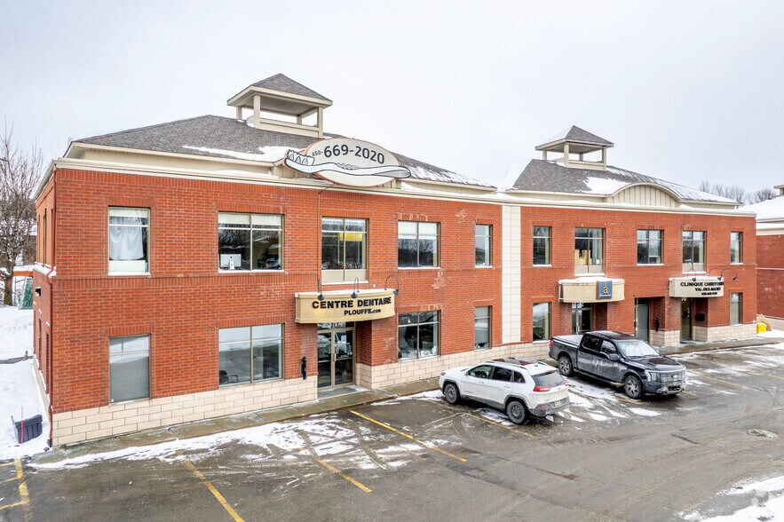 2370-2374 Saint-Martin Boul E, Laval, QC à vendre - Photo du bâtiment - Image 2 de 3