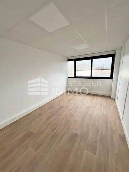 Bureau dans Antony à louer - Photo du bâtiment - Image 3 de 6