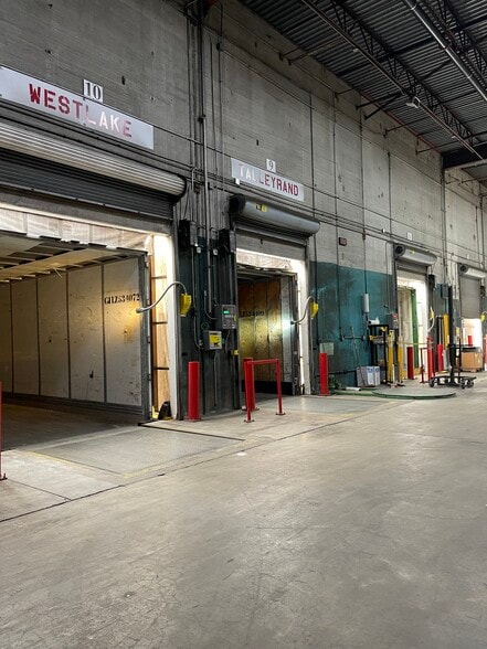 8040 Bayberry Rd, Jacksonville, FL à louer - Photo intérieure - Image 3 de 23