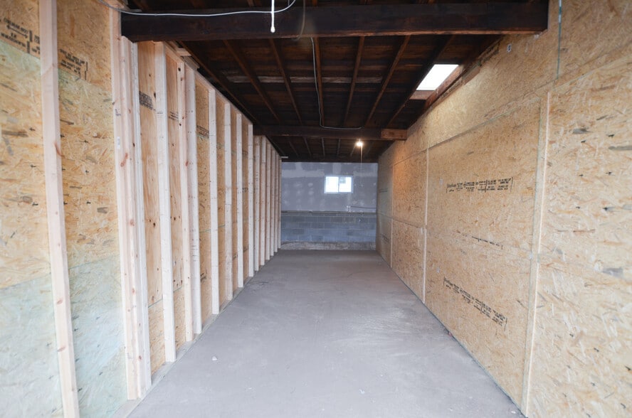 627 Brookstown Ave, Winston-Salem, NC for sale - Building Photo - Image 3 of 4