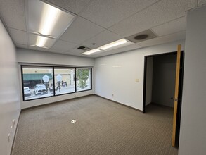 1700 K St, Bakersfield, CA for lease Interior Photo- Image 2 of 5