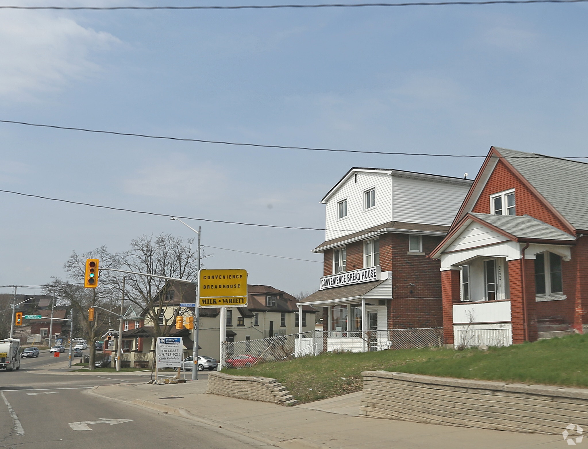 256 Victoria St S, Kitchener, ON for sale Primary Photo- Image 1 of 1