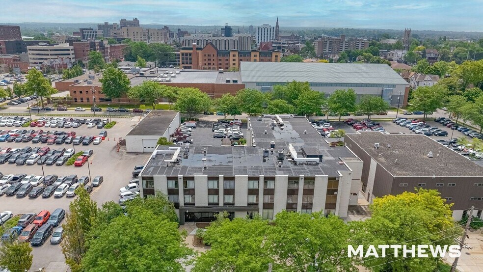 137 W 2nd St, Erie, PA à vendre - Photo du bâtiment - Image 2 de 4