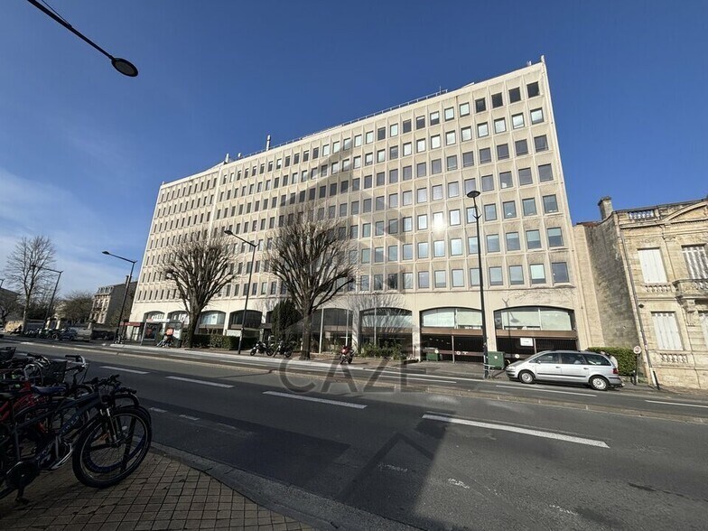 Office in Bordeaux for lease - Building Photo - Image 1 of 9