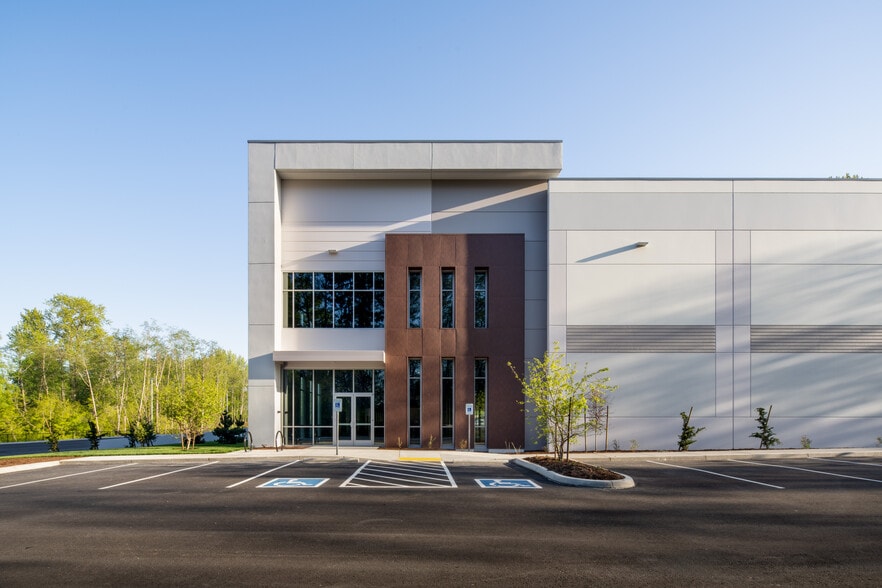 2131 100th St SW, Everett, WA for lease - Building Photo - Image 2 of 7