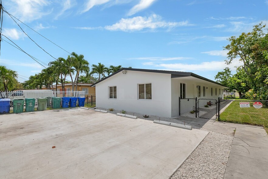 1950 NW 32nd St, Miami, FL à vendre - Photo du bâtiment - Image 1 de 1