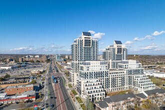 9201 Yonge St, Richmond Hill, ON - Aerial map view