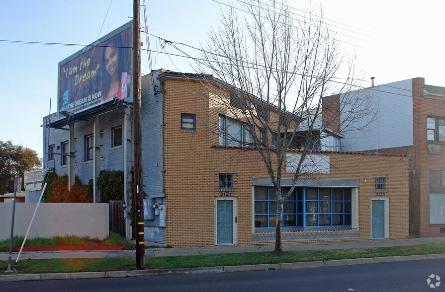 3121 Broadway, Sacramento, CA à louer - Photo du bâtiment - Image 2 de 3