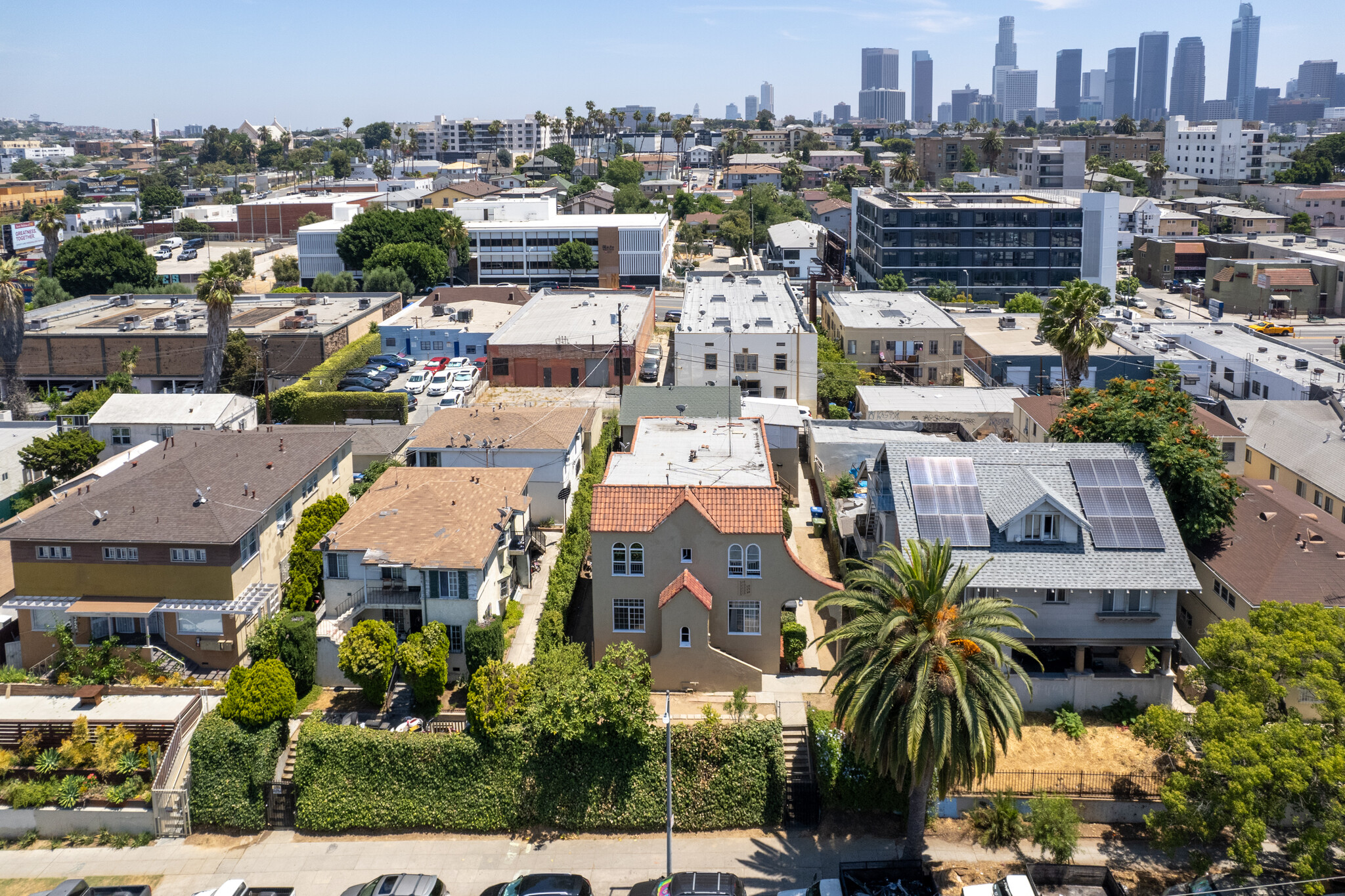 210 S Lake St, Los Angeles, CA à vendre Photo principale- Image 1 de 1