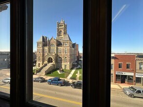 106 N Main St, New Lexington, OH à louer Photo intérieure- Image 2 de 18