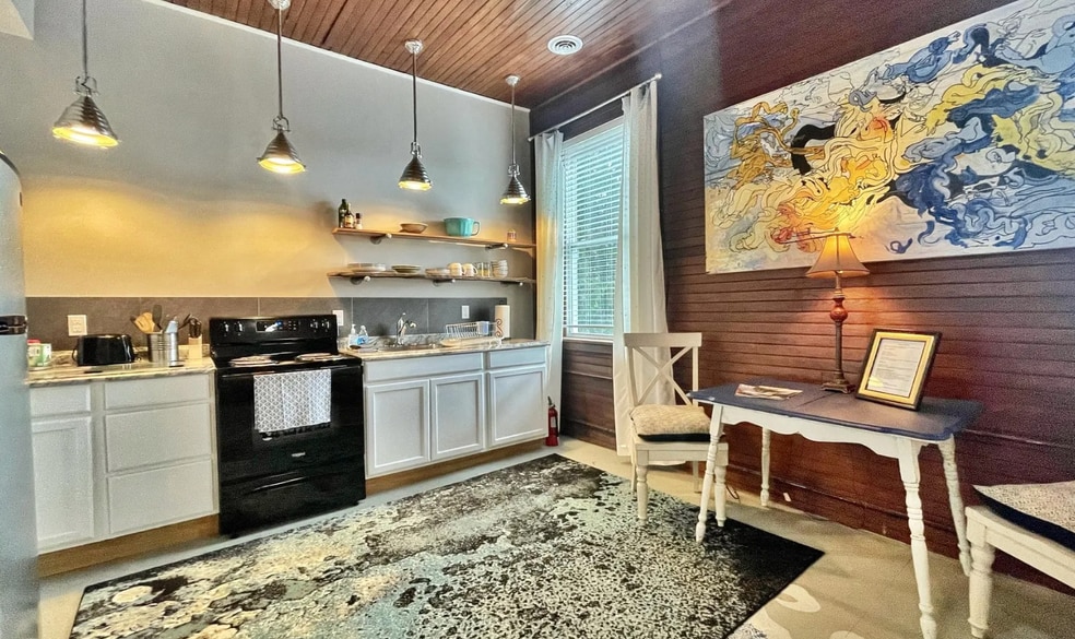 437 William Ave, Davis, WV for sale - Interior Photo - Image 2 of 4