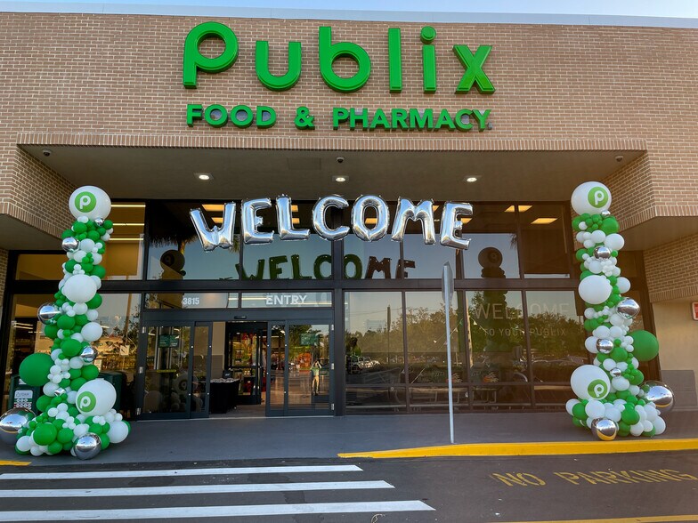 3795-3895 Tamiami Trl E, Naples, FL à louer - Photo du bâtiment - Image 3 de 6